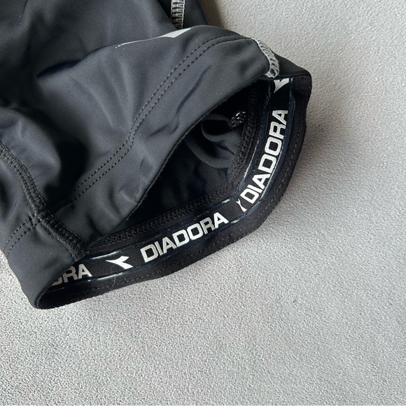 Diadora ~ Marseilles Cycle Short ~ Padded ~ Women’s Size Small - Picture 4 of 12